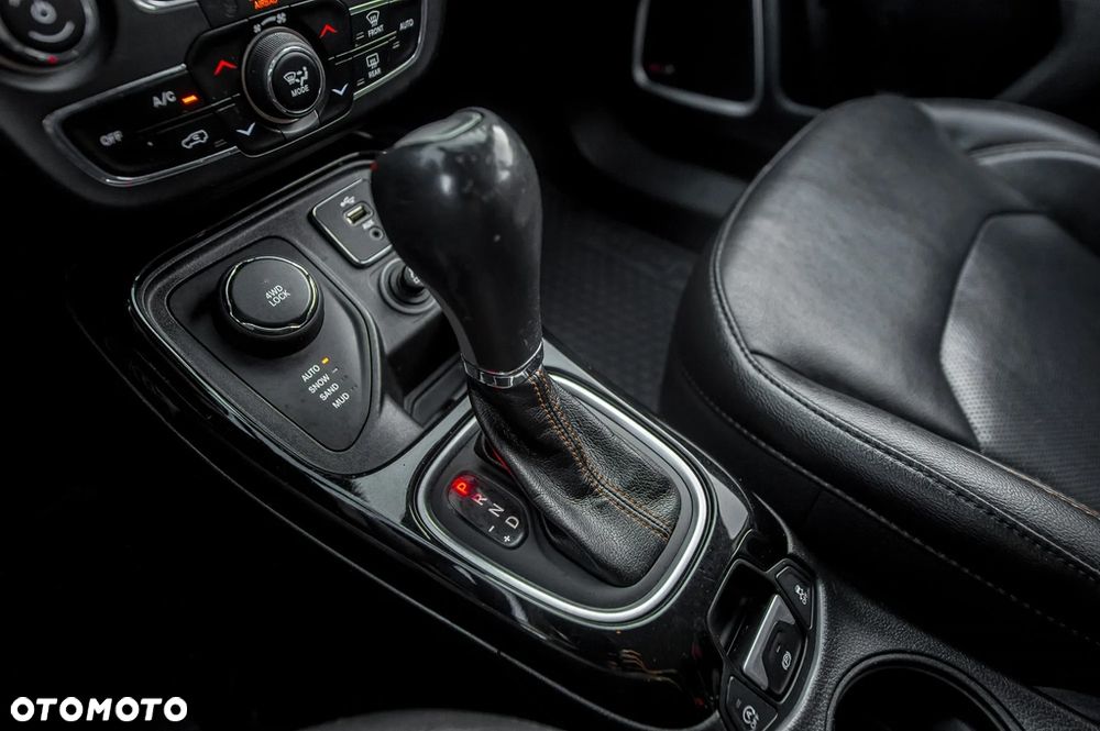 Jeep Compass 1.4 TMair Limited 4WD S&S - 38