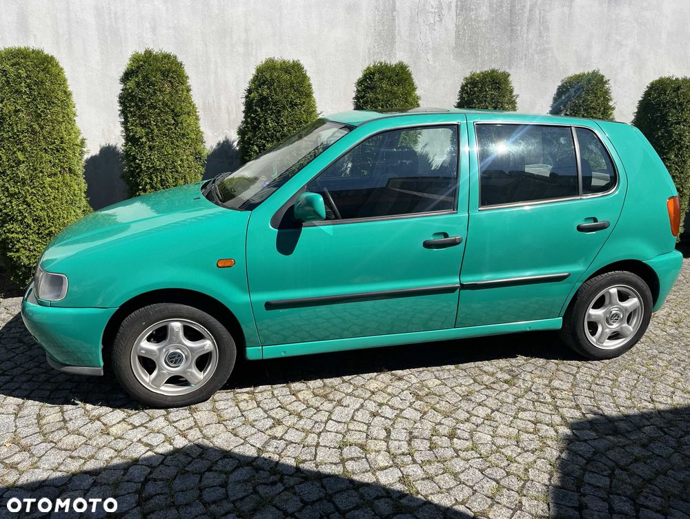 Volkswagen Polo - 2