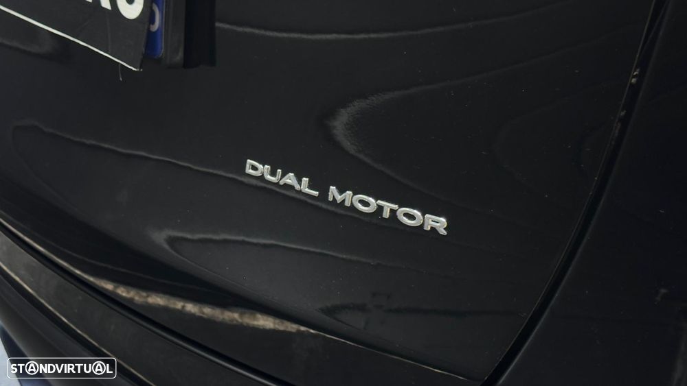 Tesla Model Y Long Range Dual Motor AWD - 11