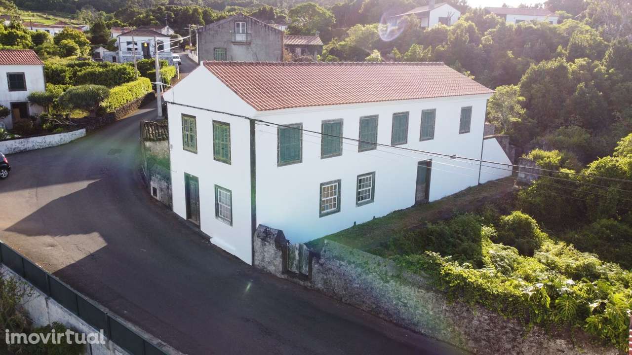 Casa senhorial histórica em São Roque do Pico com vista para o mar - Grande imagem: 2/30