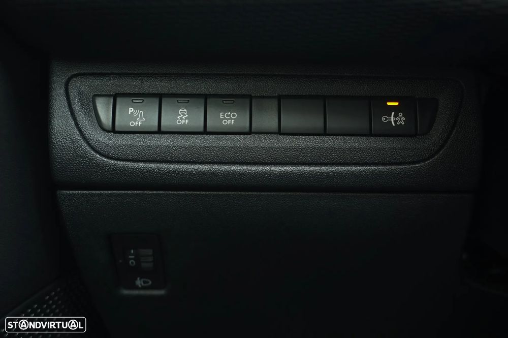 Peugeot 2008 1.6 e-HDi Allure - 25