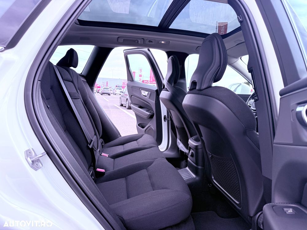 Volvo XC 60 T6 AWD Recharge Geartronic Inscription Expression - 16