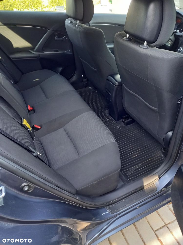 Toyota Avensis - 23