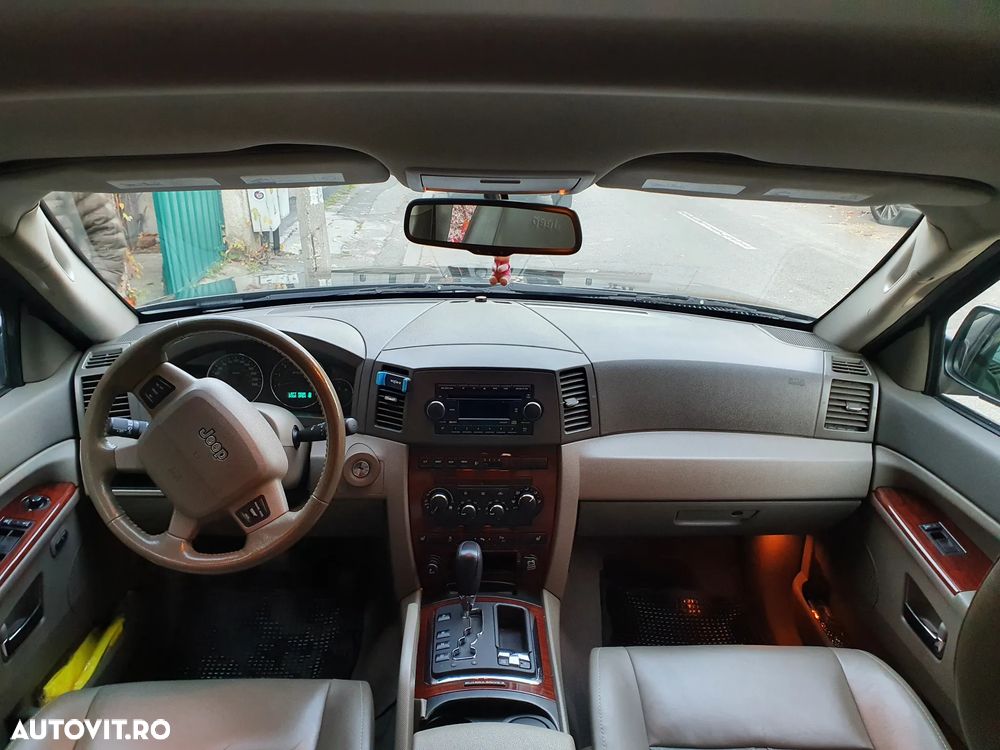 Jeep Grand Cherokee - 9