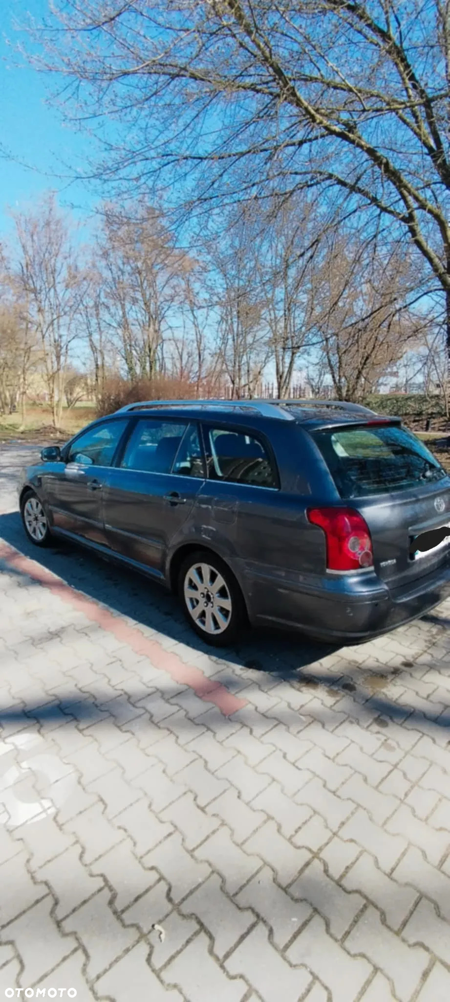 Toyota Avensis - 4