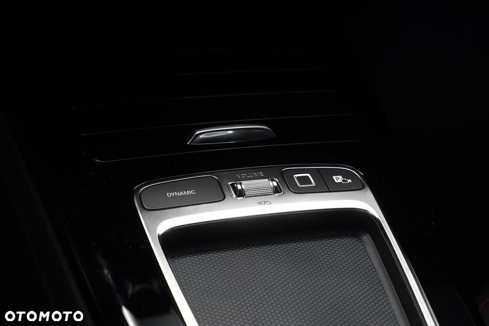 Mercedes-Benz Klasa A 200 AMG Line 7G-DCT - 24