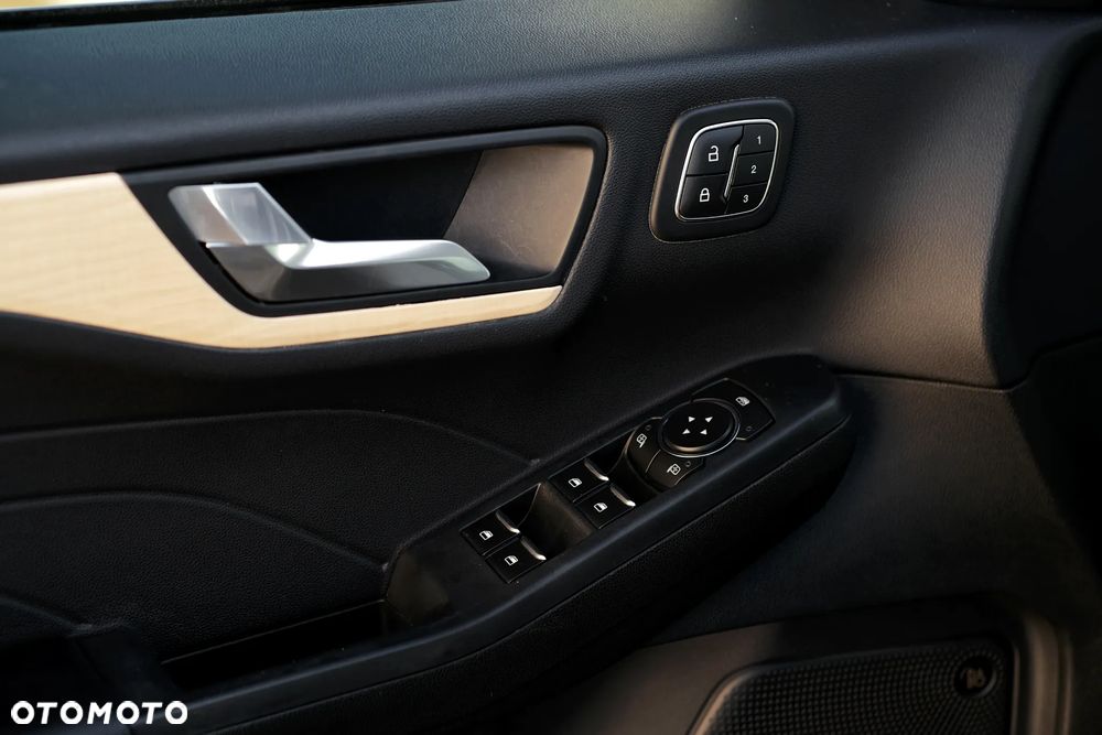 Ford Kuga 2.5 FHEV AWD Titanium - 35