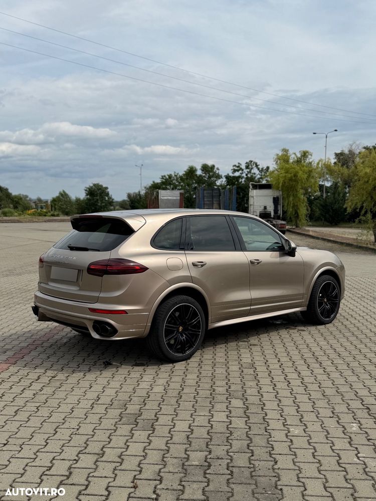 Porsche Cayenne - 6