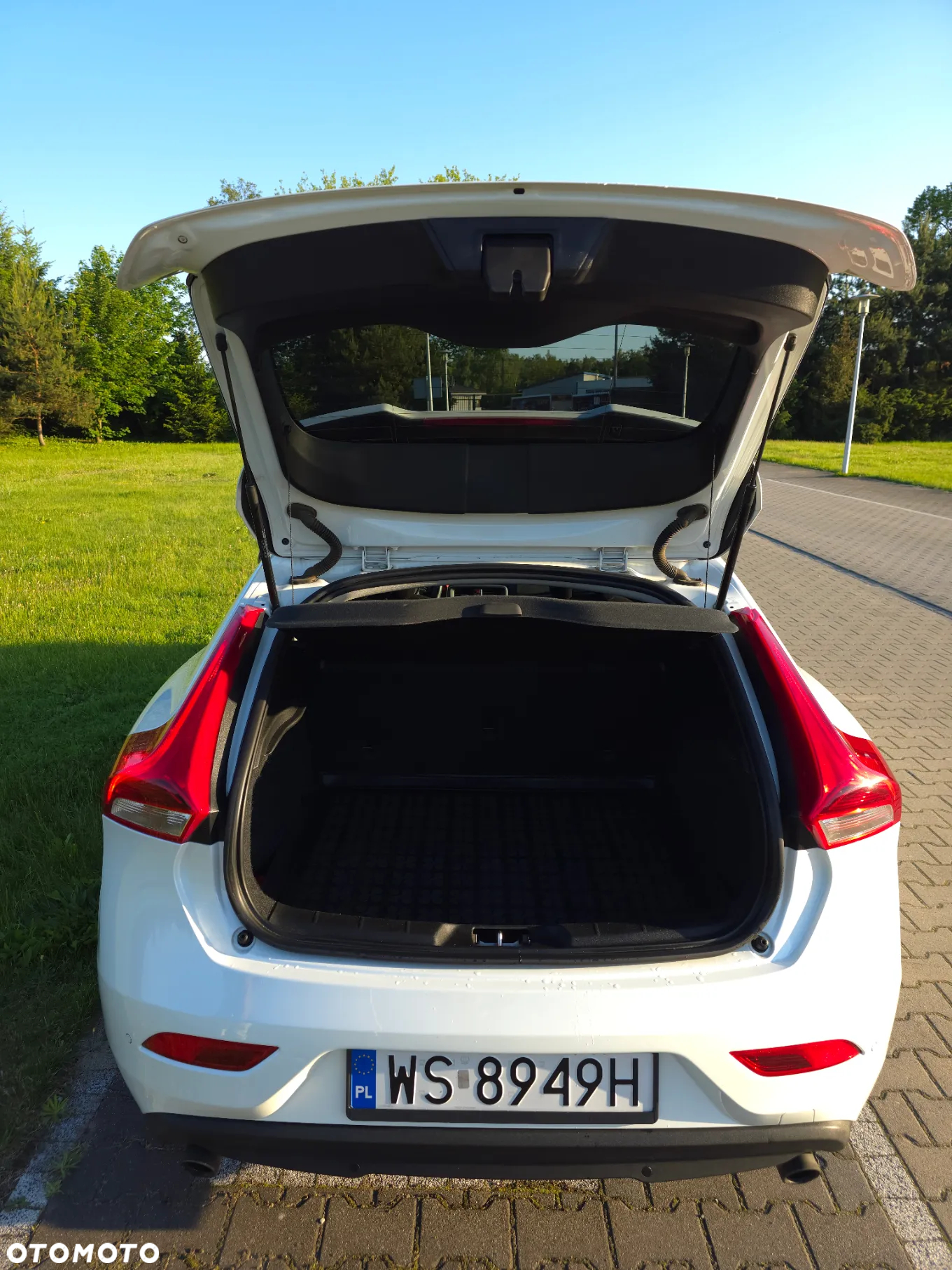 Volvo V40 T3 Drive-E Momentum - 11
