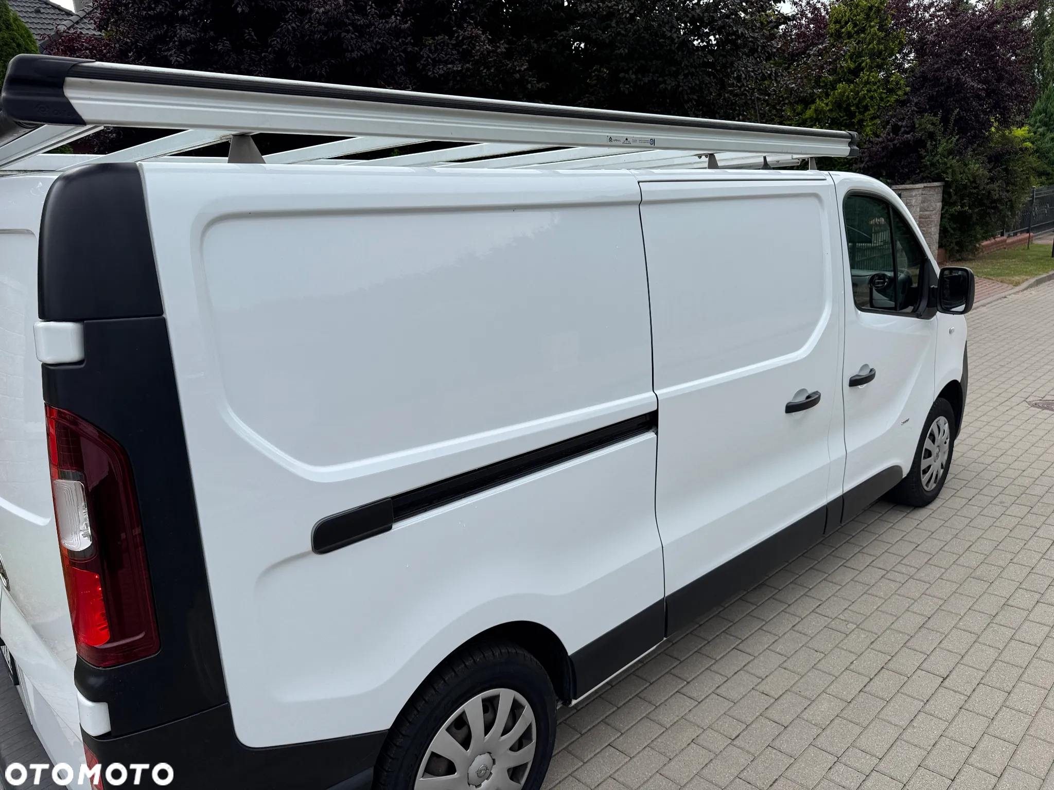 Opel VIVARO - 23