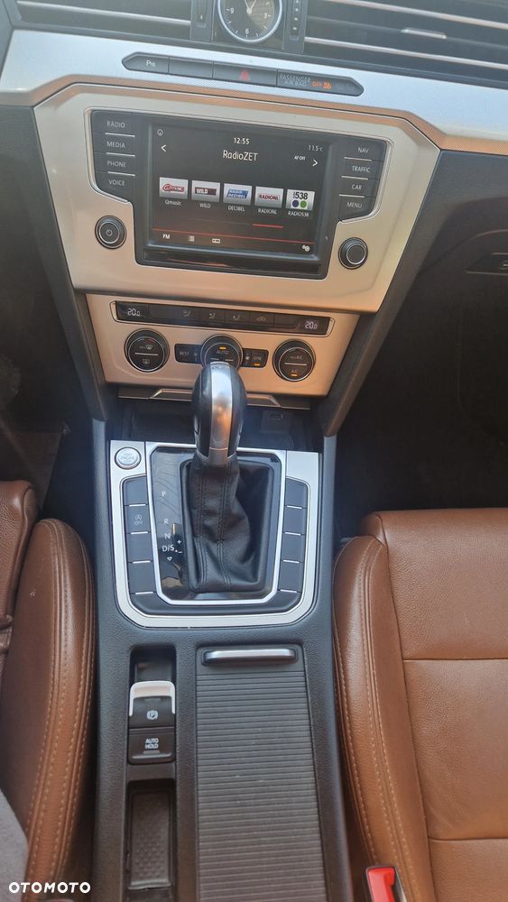 Volkswagen Passat - 12