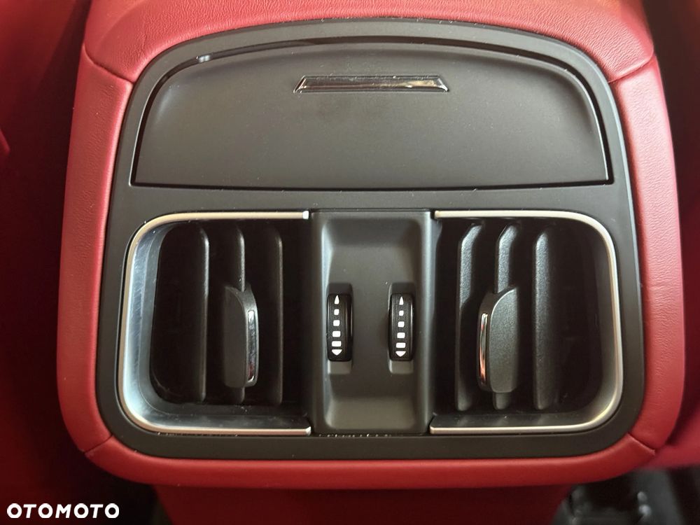 Maserati Levante Granlusso - 19