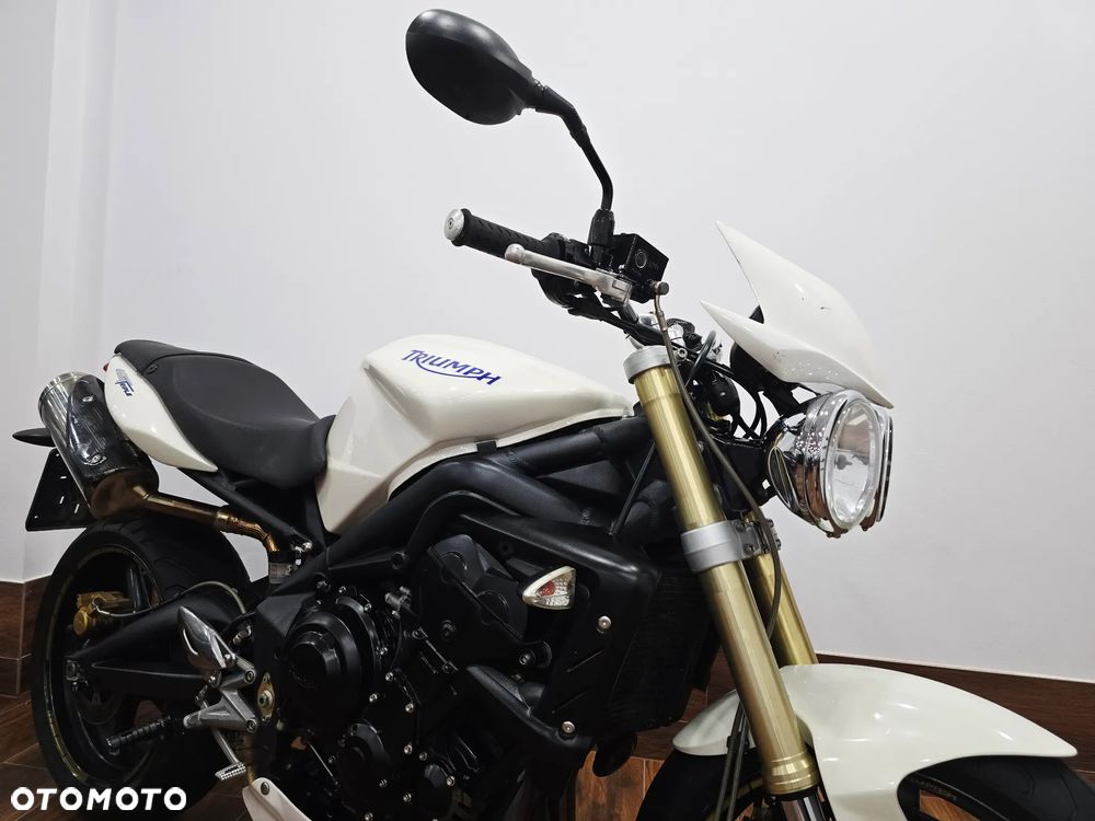 Triumph Street Triple - 7