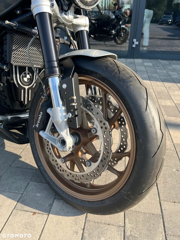 BMW R - 18