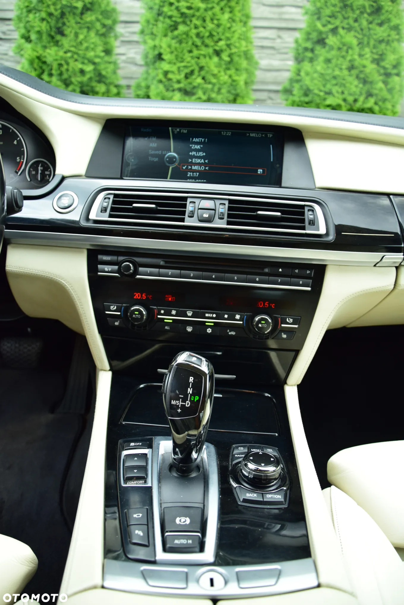 BMW Seria 7 740d - 32