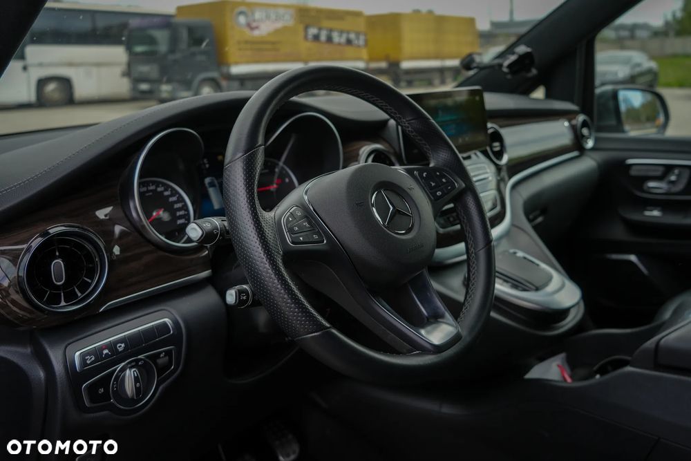 Mercedes-Benz Klasa V 300 d 4-Matic Exclusive 9G-Tronic (d³ugi) - 8