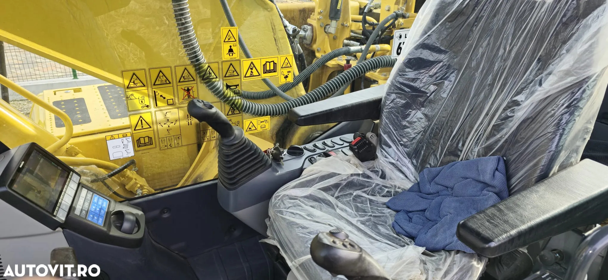 Komatsu PC210LC - 19