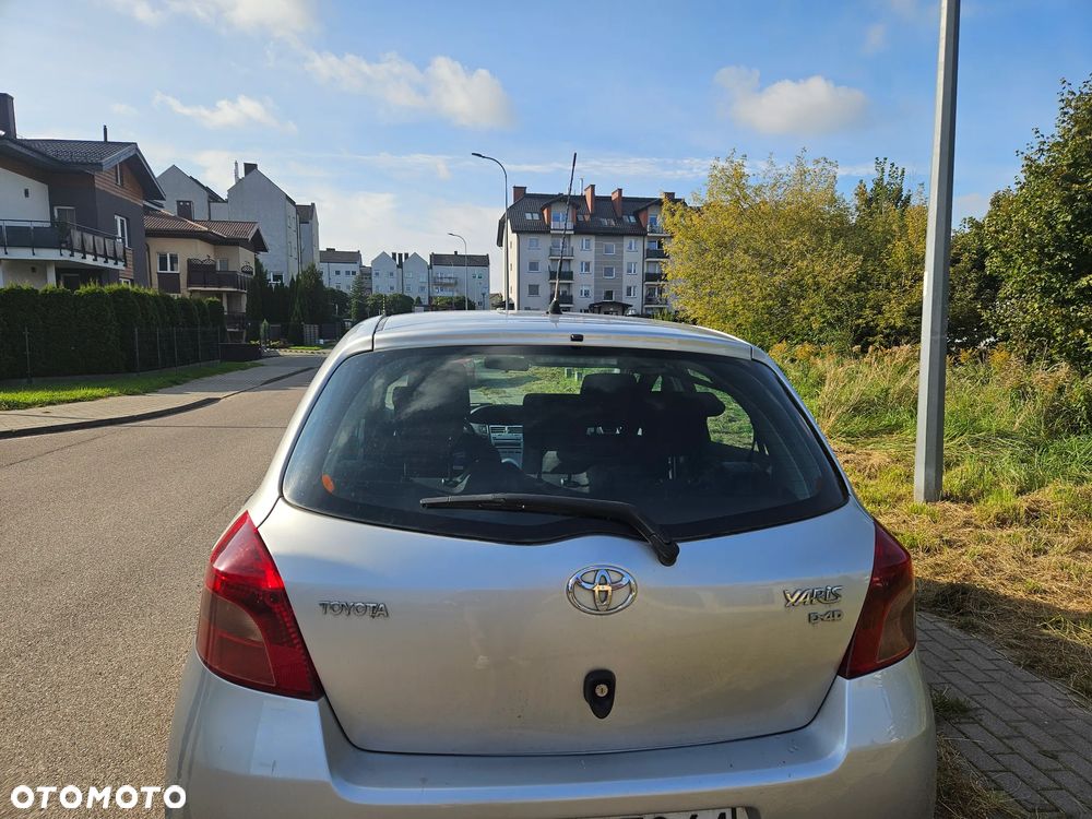 Toyota Yaris - 8