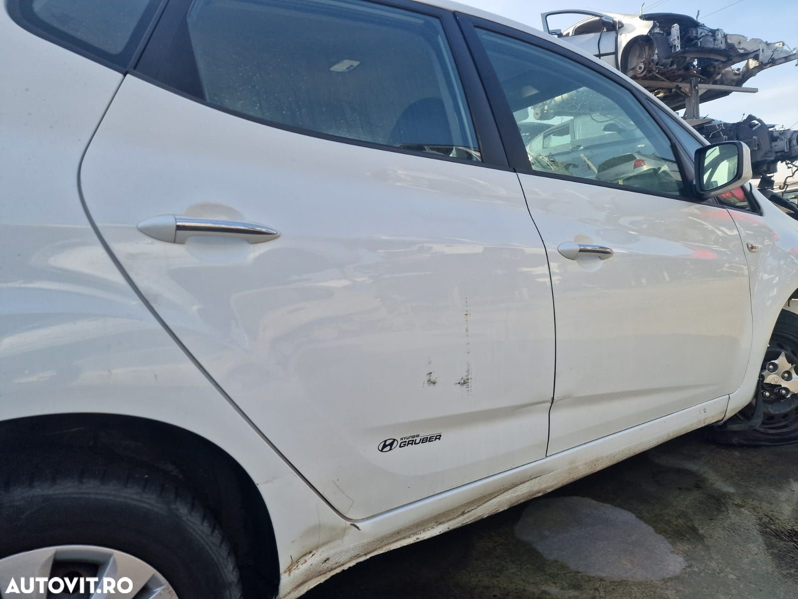 Dezmembram Hyundai ix20 2011 1.4 benzina G4FA - 5