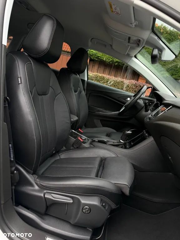 Opel Grandland X 1.6 T Ultimate S&S - 38