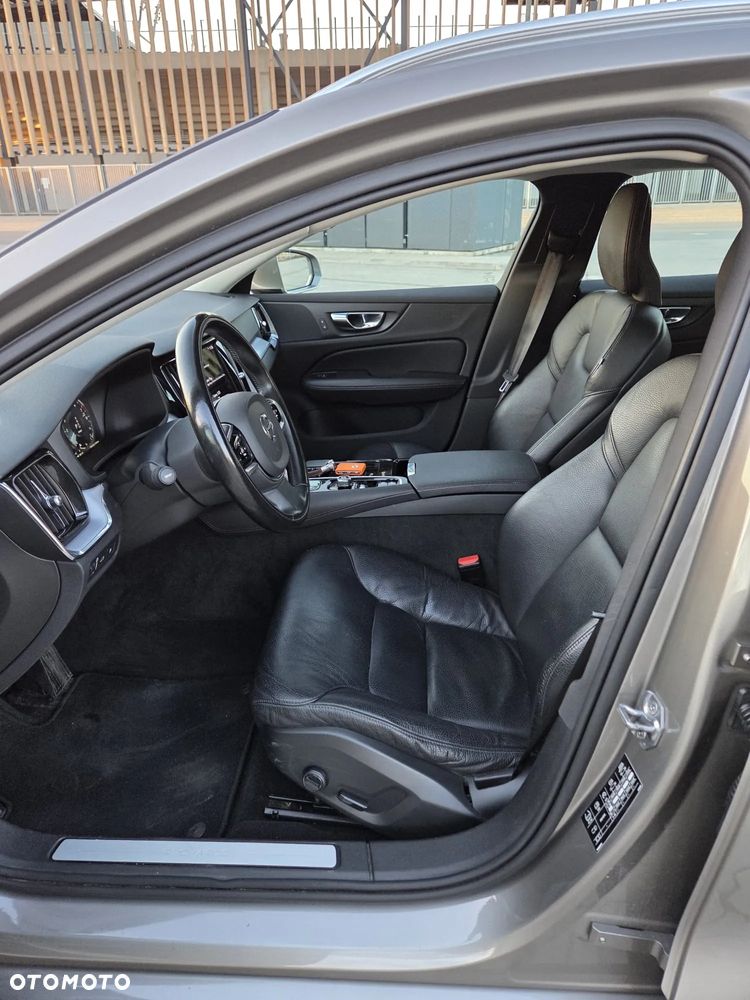 Volvo V60 T6 AWD Recharge Geartronic Inscription Expression - 6