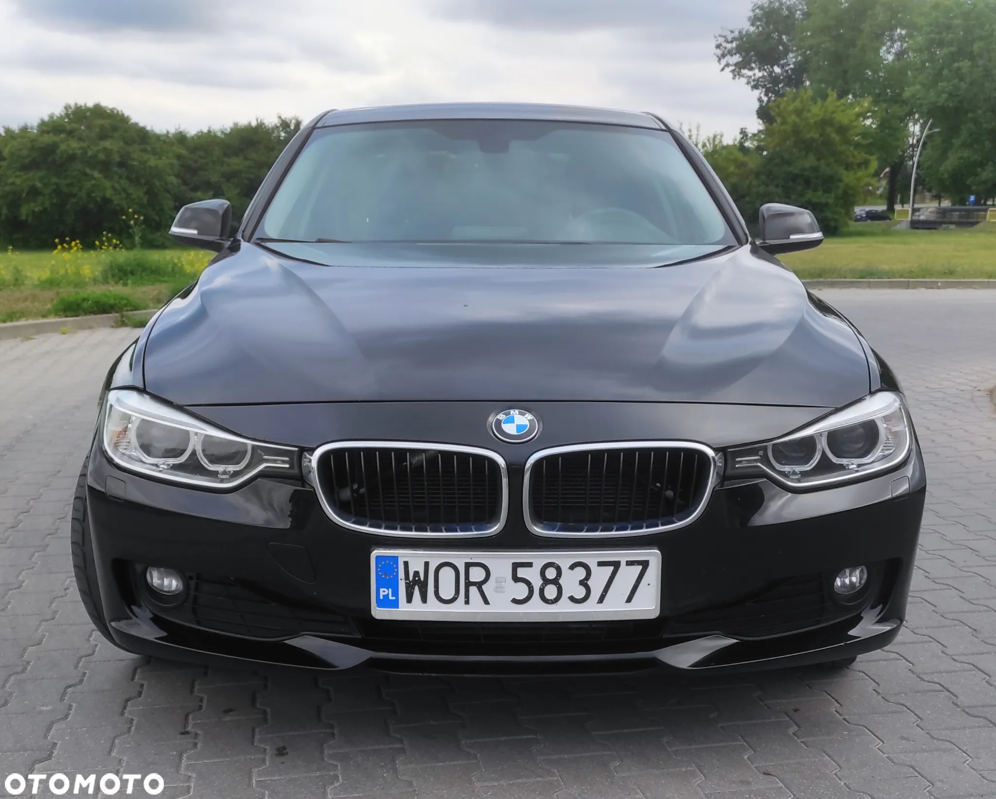 BMW Seria 3 318d - 11