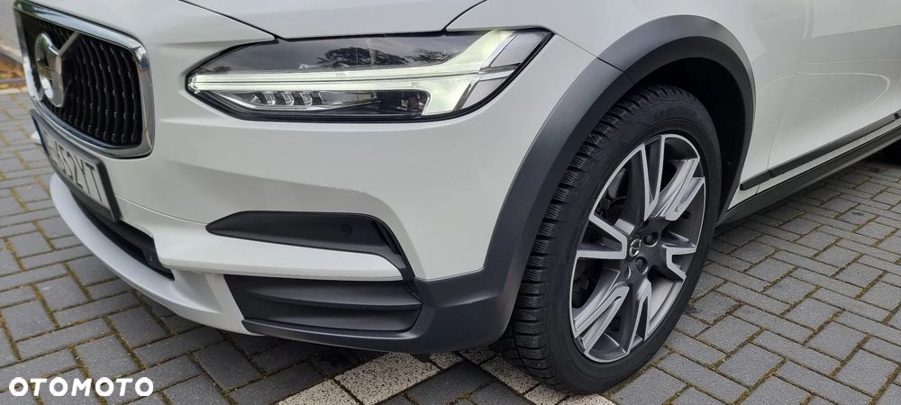 Volvo V90 Cross Country B5 D AWD Ultimate - 37