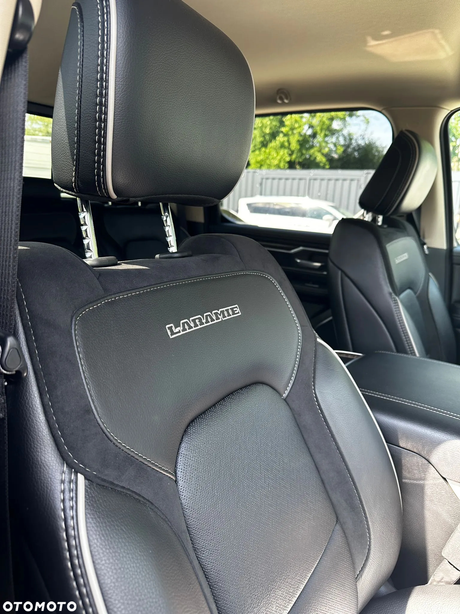 RAM 1500 Crew Cab Laramie - 23