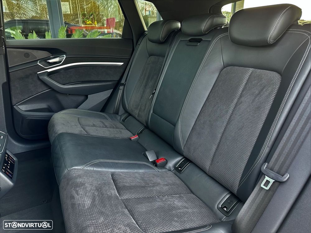 Audi e-tron 55 quattro S line - 28