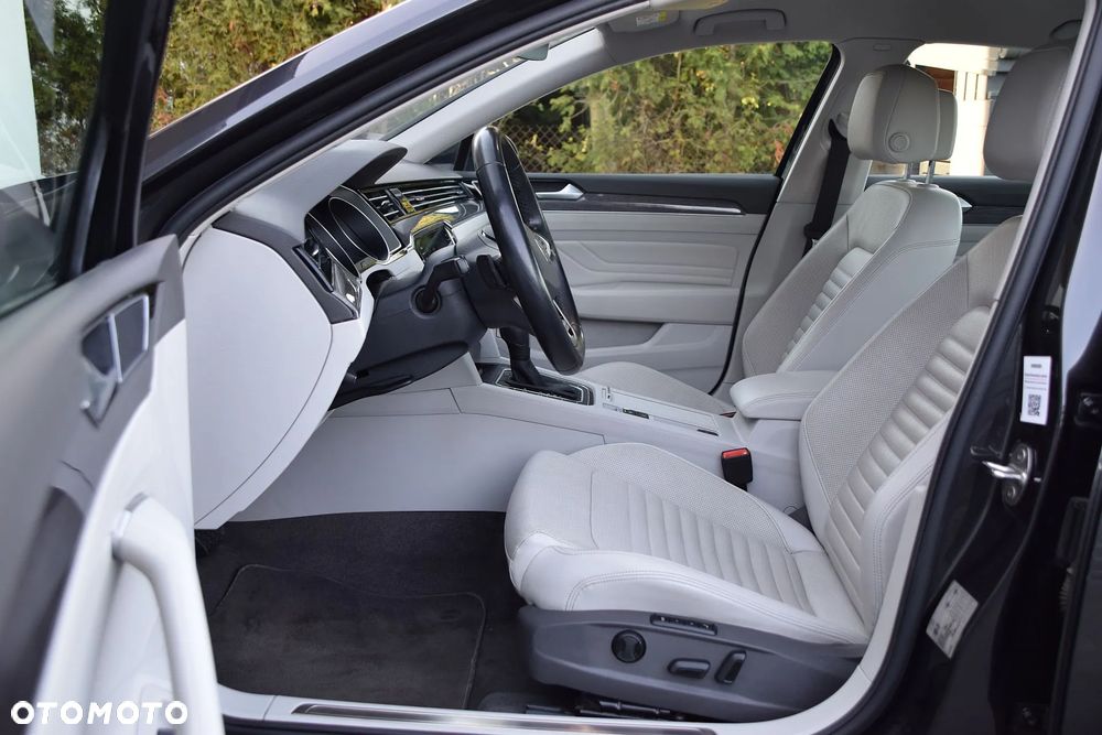 Volkswagen Passat 2.0 TDI 4Mot Elegance DSG - 22