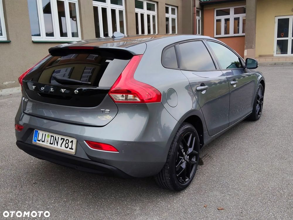 Volvo V40 T2 Momentum - 3