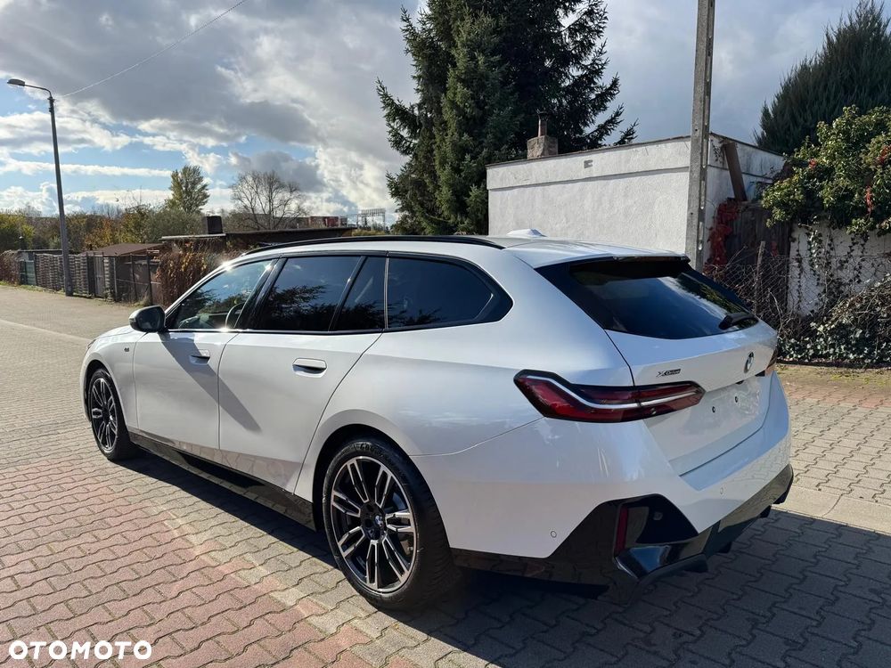 BMW Seria 5 520d xDrive Touring - 9