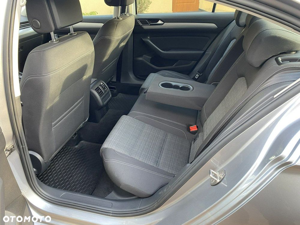 Volkswagen Passat 2.0 TSI Business DSG - 31