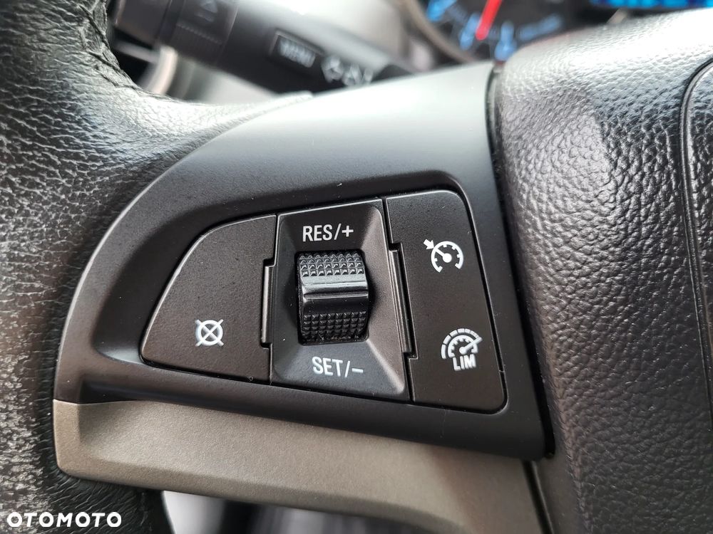 Chevrolet Aveo 1.6 LTZ - 25