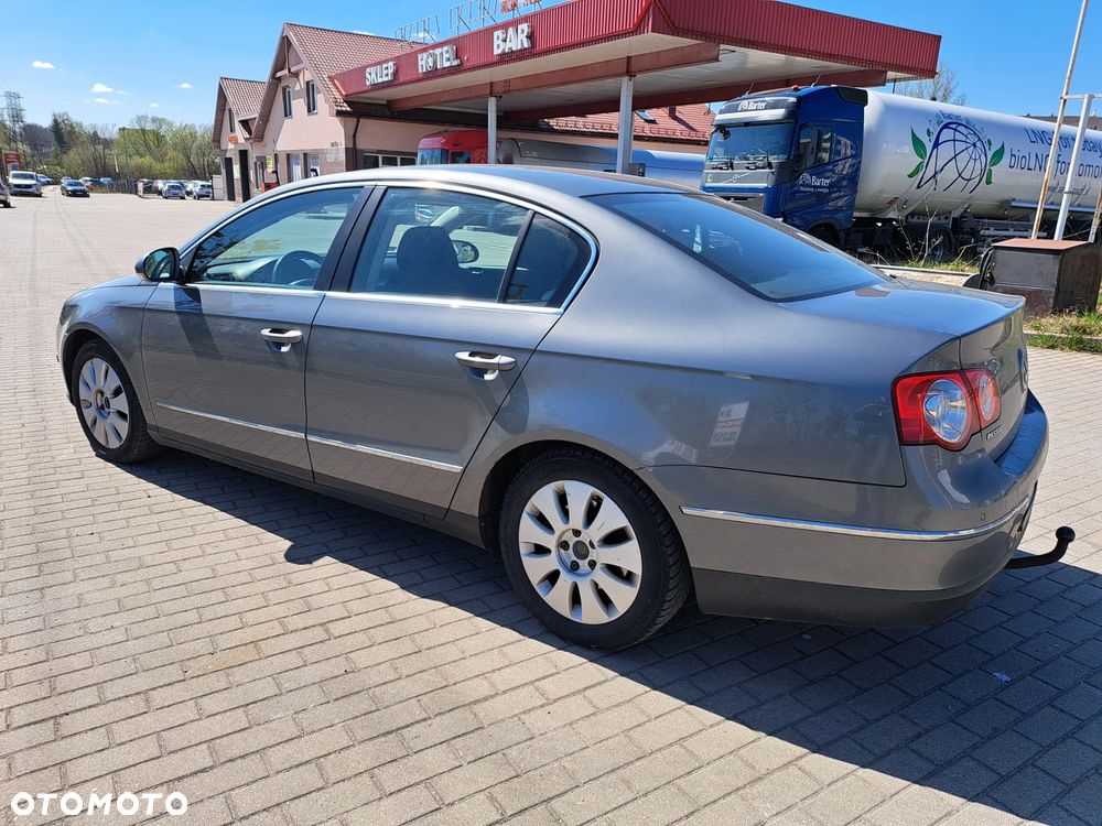 Volkswagen Passat - 10