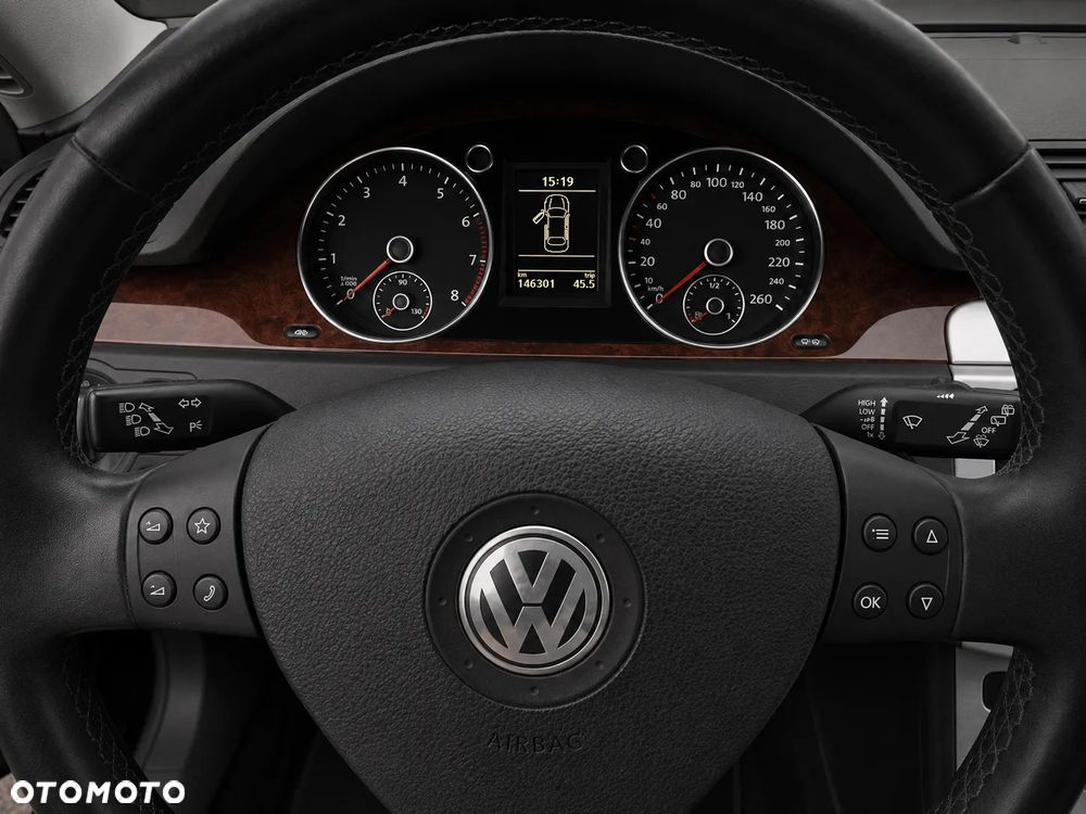 Volkswagen Passat 1.8 TSI Individual - 31