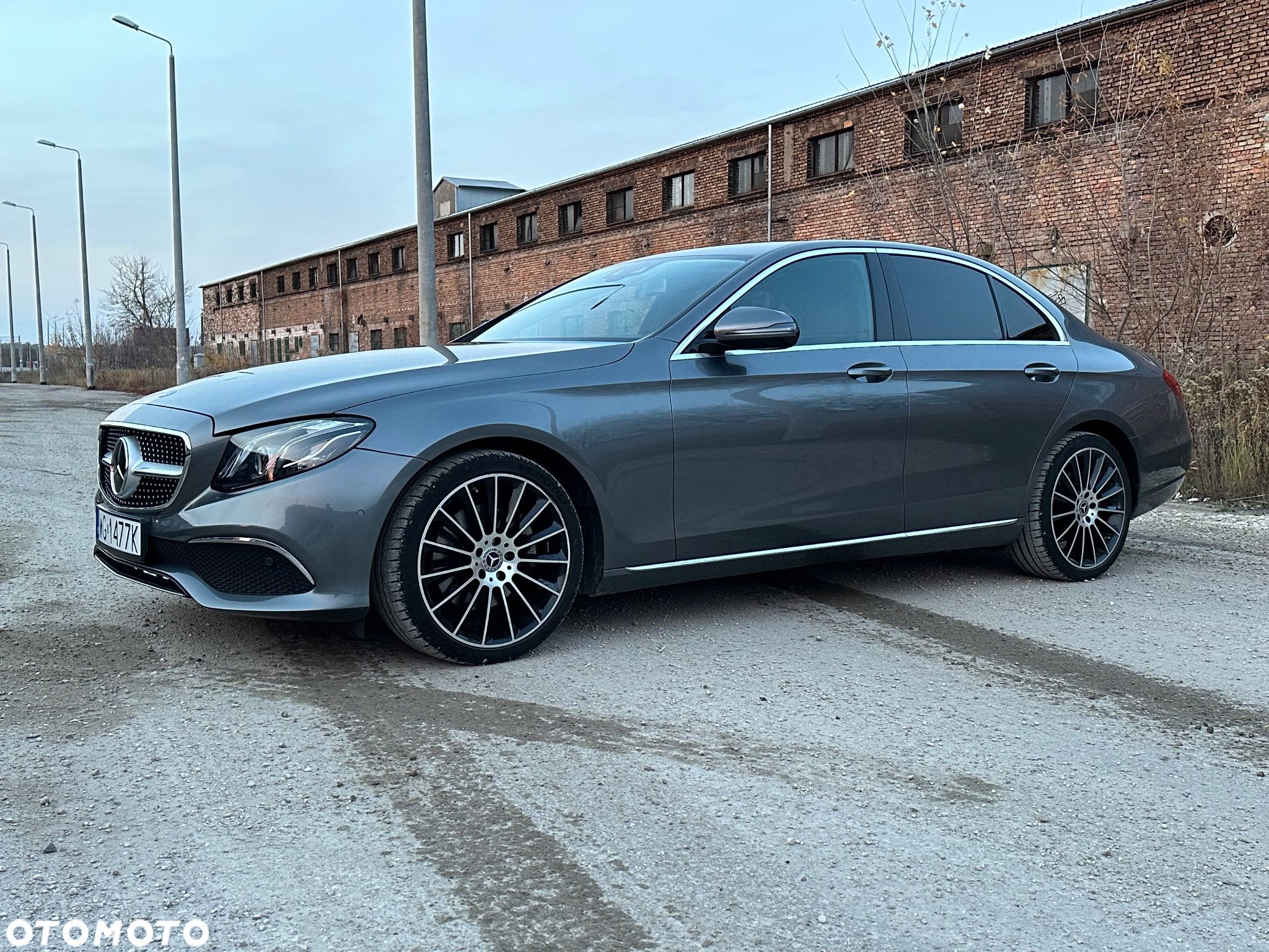 Mercedes-Benz Klasa E 220 d 4Matic T 9G-TRONIC Avantgarde - 32