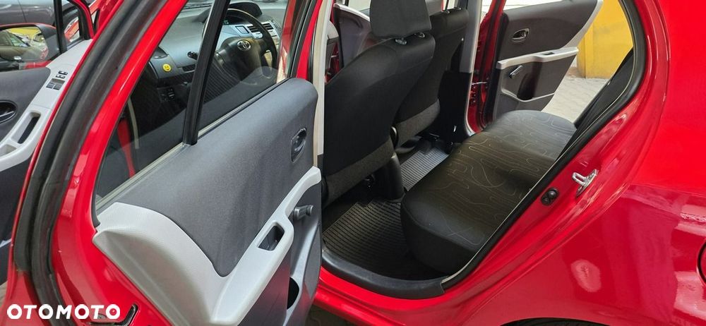 Toyota Yaris - 13