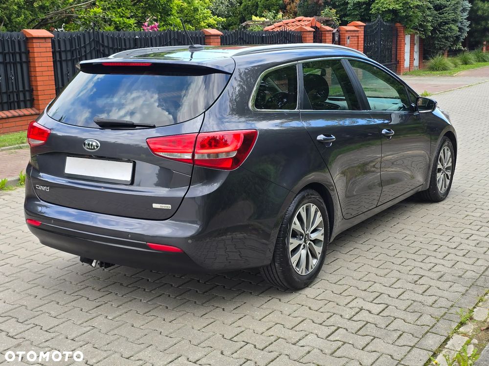 Kia Ceed - 12