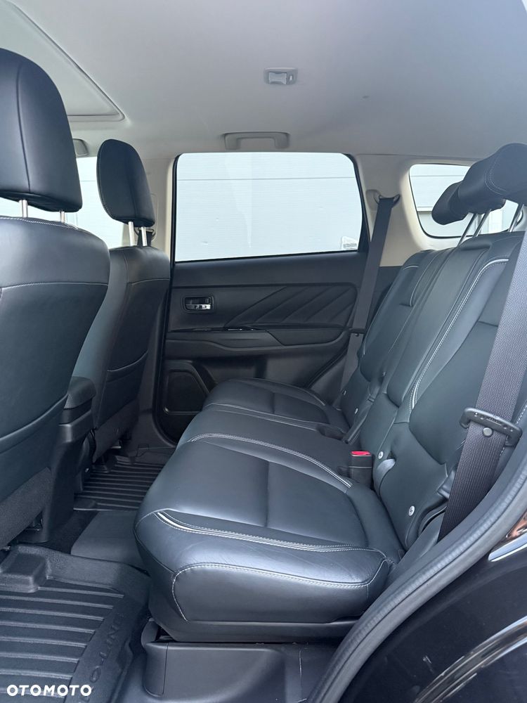 Mitsubishi Outlander 2.0 4WD Top - 19