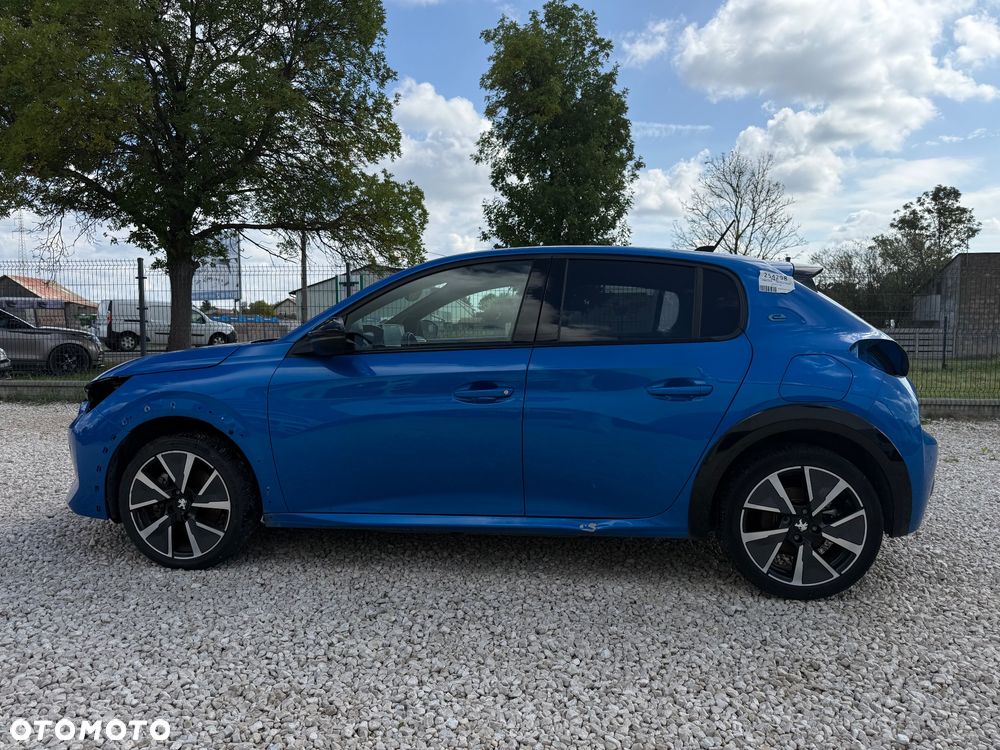 Peugeot 208 - 8