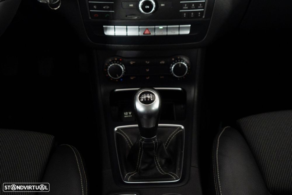 Mercedes-Benz B 180 d Style - 22