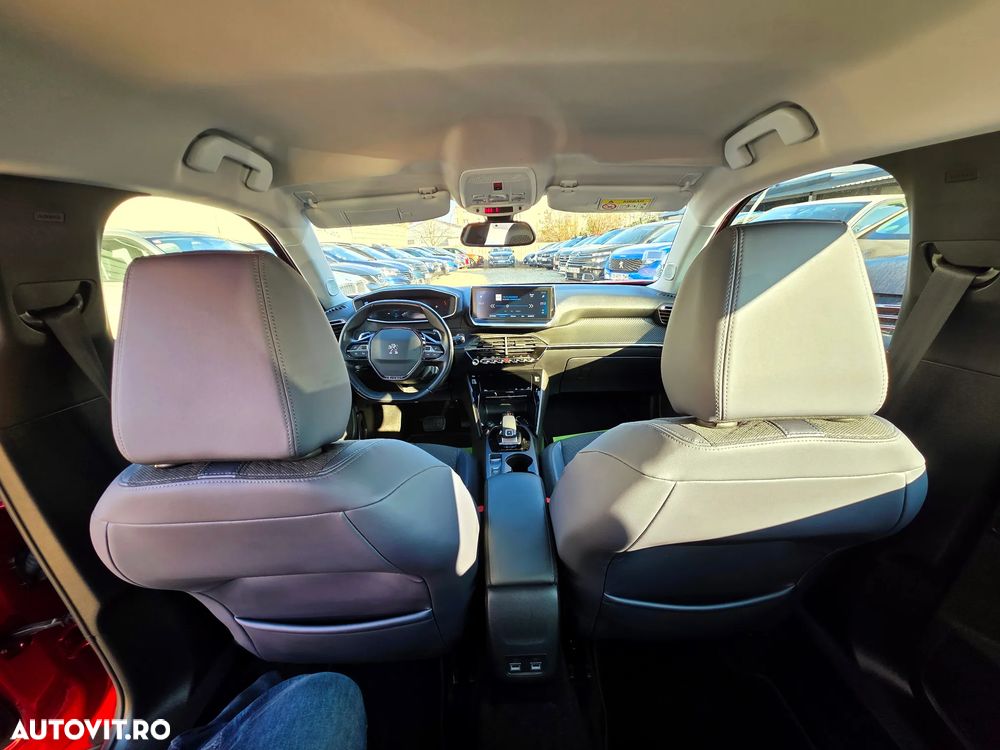 Peugeot 2008 PureTech 130 EAT8 GT Pack - 19