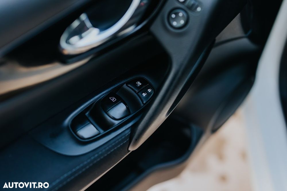 Nissan Qashqai 1.2 DIG-T Xtronic N-Vision - 14