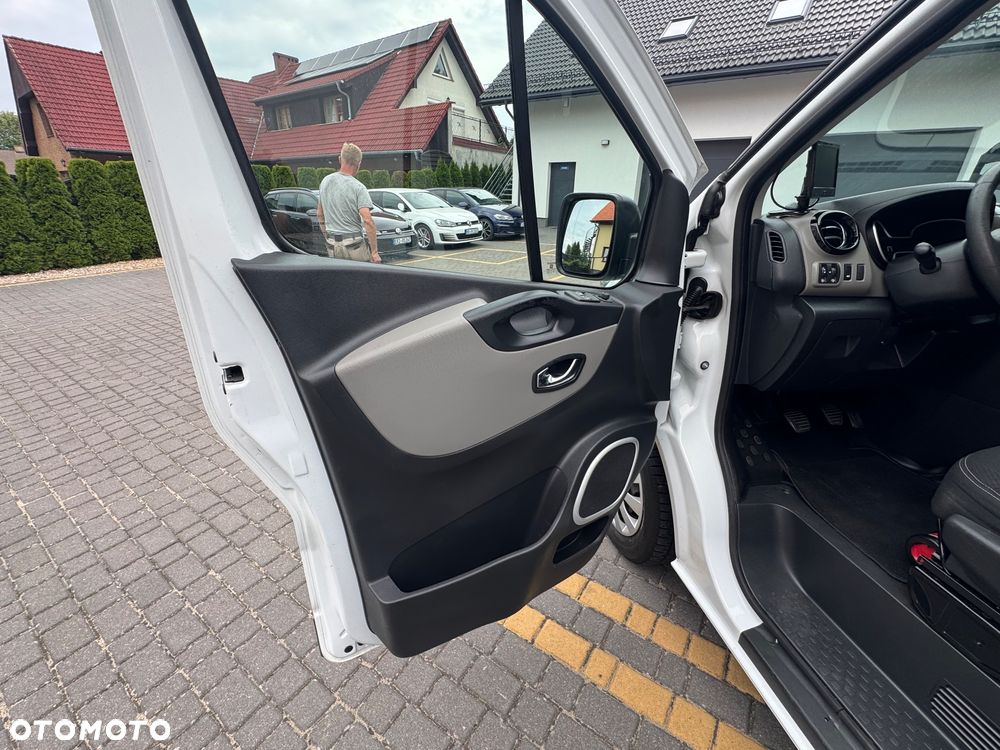 Renault Trafic - 16