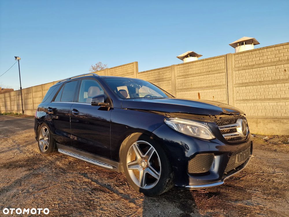 Mercedes-Benz GLE 350 d 4Matic 9G-TRONIC AMG Line - 2