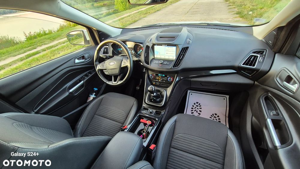 Ford Kuga - 10