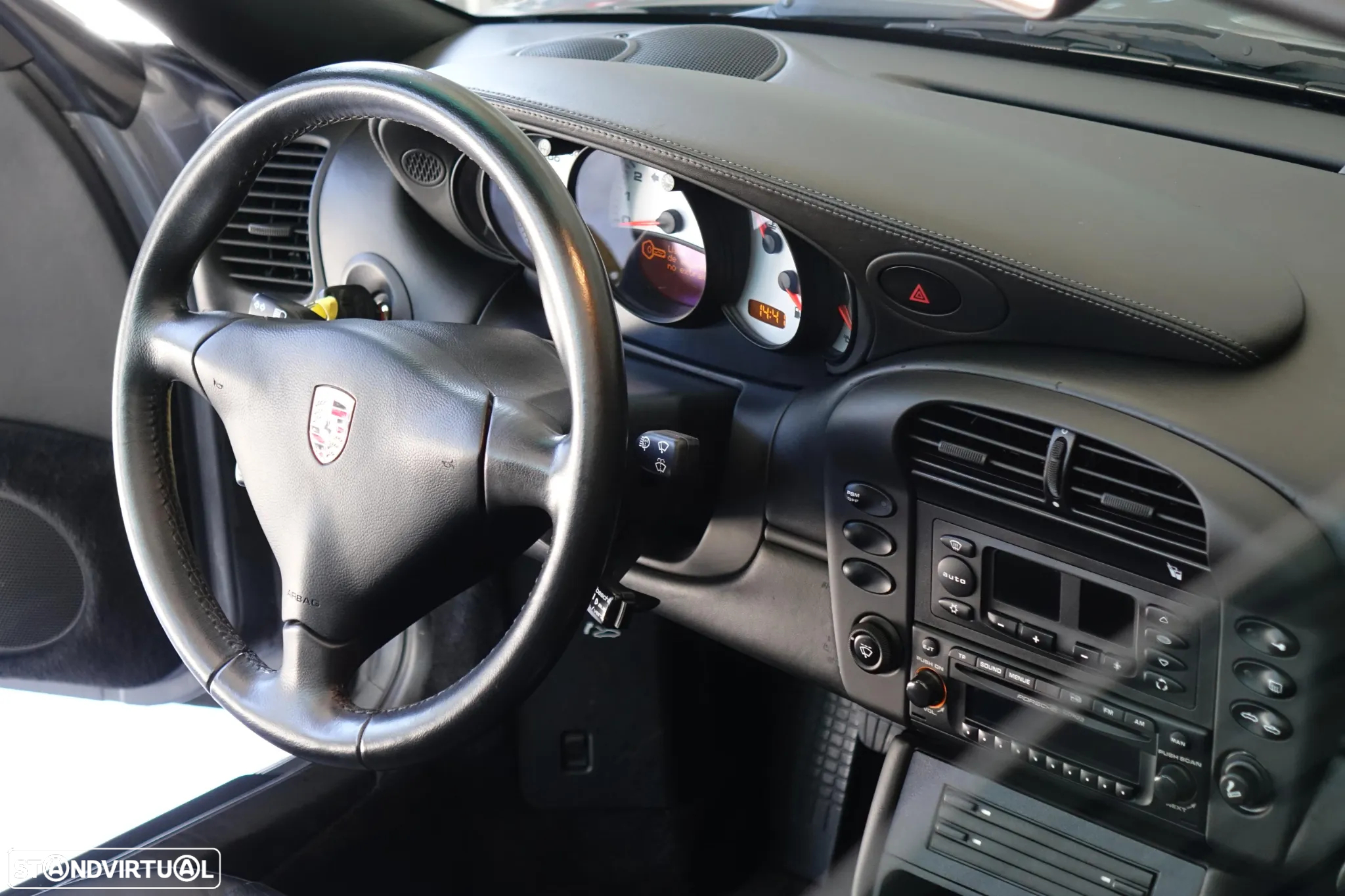 Porsche 911 (996) Carrera 4 S - 22