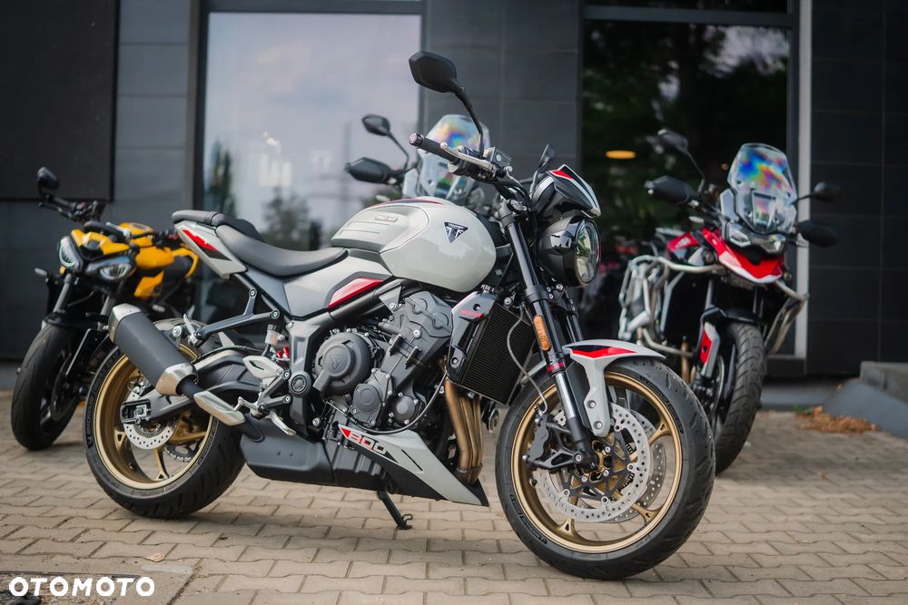 Triumph Trident - 1