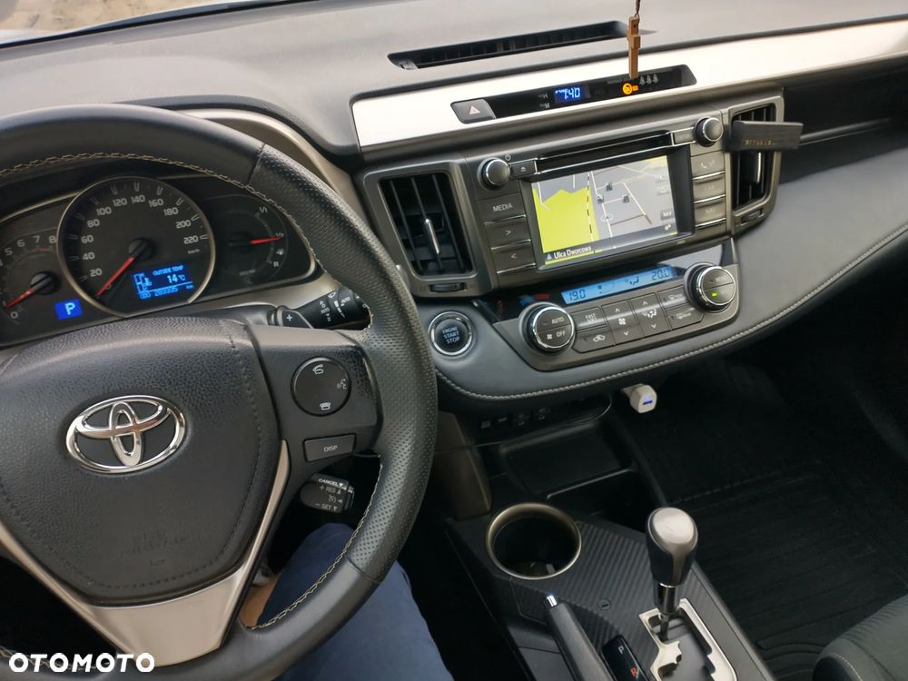 Toyota RAV4 - 9